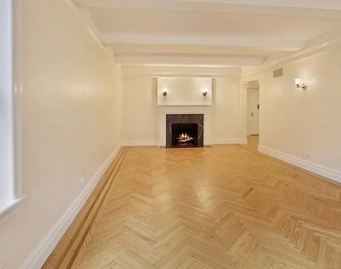 East 68 Street - Photo Thumbnail 1