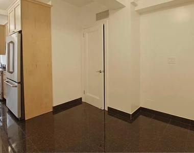 East 68 Street - Photo Thumbnail 2