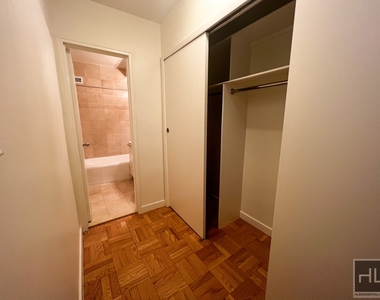 East 79th Street - Photo Thumbnail 2