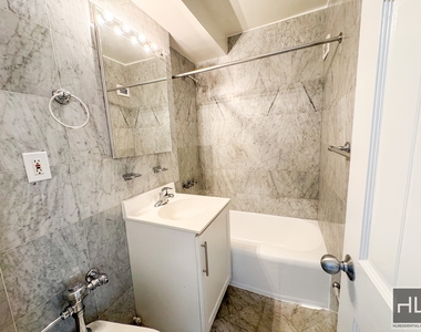 East 79th Street - Photo Thumbnail 5