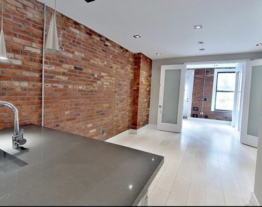 East 82 Street - Photo Thumbnail 2