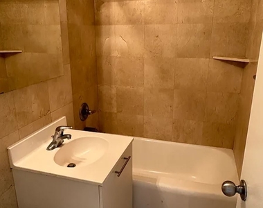 East 79th Street - Photo Thumbnail 5