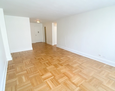 East 79th Street - Photo Thumbnail 1
