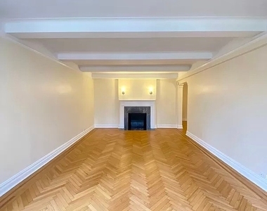 East 68 Street - Photo Thumbnail 1