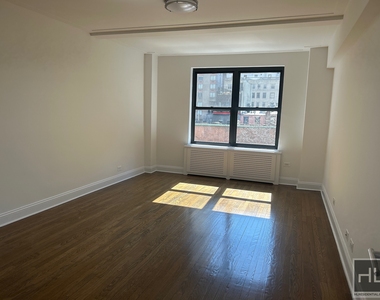 East 38 Street - Photo Thumbnail 1