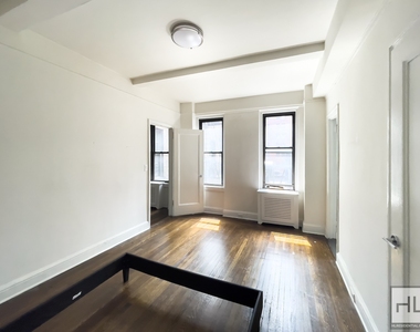 East 46 Street - Photo Thumbnail 1