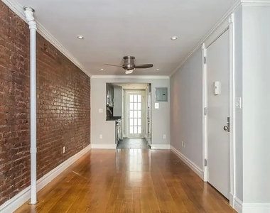 E 7th St. - Photo Thumbnail 1