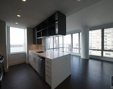 10th Avenue - Photo Thumbnail 1