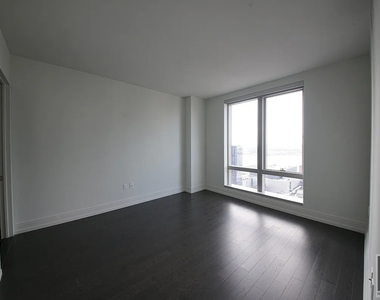 10th Avenue - Photo Thumbnail 4