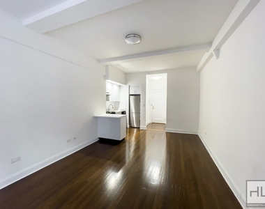 East 46 Street - Photo Thumbnail 1