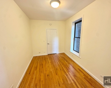 East 84th Street - Photo Thumbnail 2