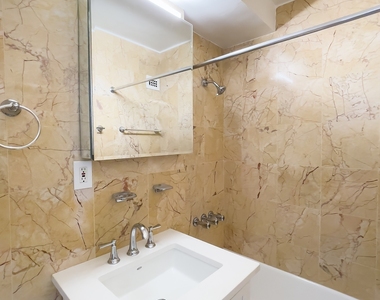 East 79th Street - Photo Thumbnail 3