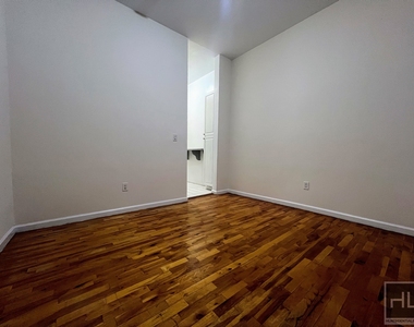 2 Avenue - Photo Thumbnail 2