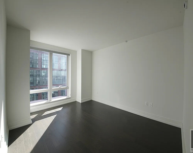 10th Avenue - Photo Thumbnail 5