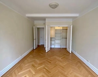 East 68 Street - Photo Thumbnail 1