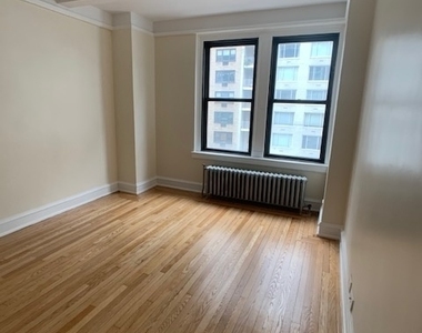 East 68 Street - Photo Thumbnail 1