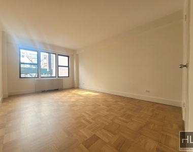 East 63 Street - Photo Thumbnail 1