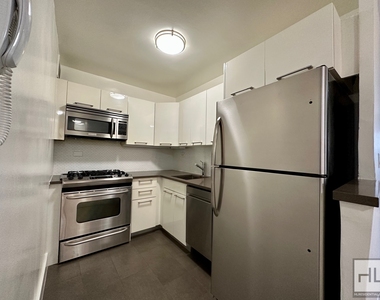 East 63 Street - Photo Thumbnail 2