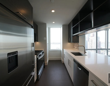 10th Avenue - Photo Thumbnail 1