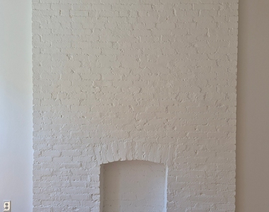 East 83 Street - Photo Thumbnail 2