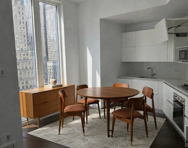 East 44th Street - Photo Thumbnail 1
