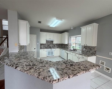 1609 Simsbury Drive - Photo Thumbnail 5