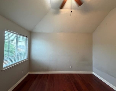 1609 Simsbury Drive - Photo Thumbnail 13