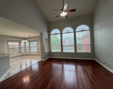 1609 Simsbury Drive - Photo Thumbnail 20