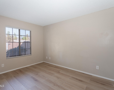 10930 E Hope Drive - Photo Thumbnail 11