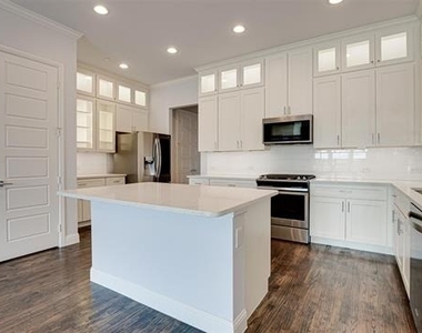 8447 Jacobs Street - Photo Thumbnail 4