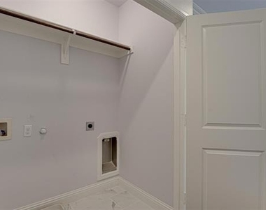 8447 Jacobs Street - Photo Thumbnail 24