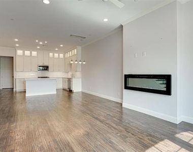 8447 Jacobs Street - Photo Thumbnail 2