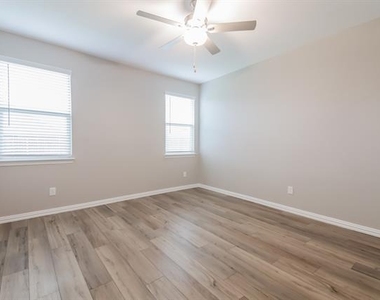 126 Autumn Sage Lane - Photo Thumbnail 10