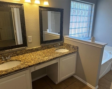 1809 Estates Drive - Photo Thumbnail 20