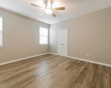 5217 Rockrose Lane - Photo Thumbnail 9
