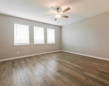 5217 Rockrose Lane - Photo Thumbnail 2