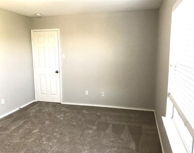 4956 Thorn Hollow Drive - Photo Thumbnail 10