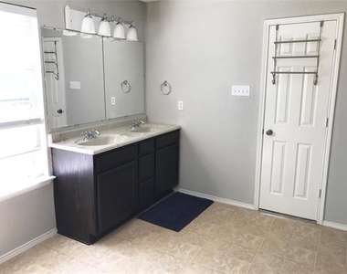 4956 Thorn Hollow Drive - Photo Thumbnail 16