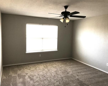 4956 Thorn Hollow Drive - Photo Thumbnail 12