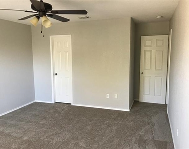 4956 Thorn Hollow Drive - Photo Thumbnail 11