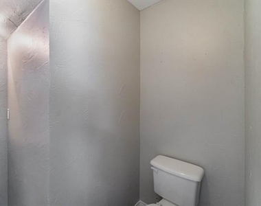 4956 Thorn Hollow Drive - Photo Thumbnail 18