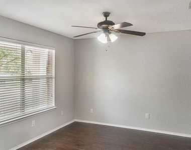 4956 Thorn Hollow Drive - Photo Thumbnail 6