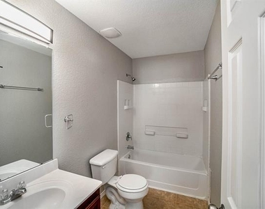 4956 Thorn Hollow Drive - Photo Thumbnail 19