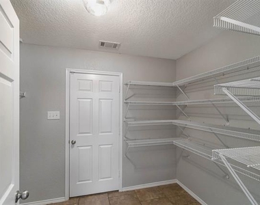 4956 Thorn Hollow Drive - Photo Thumbnail 20