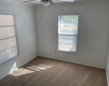 2371 Moore Street - Photo Thumbnail 2