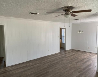 2371 Moore Street - Photo Thumbnail 6