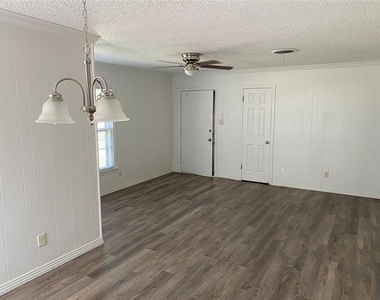 2371 Moore Street - Photo Thumbnail 7