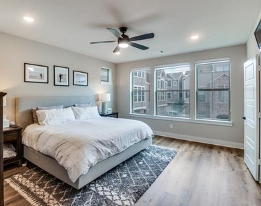 1040 Tea Olive Lane - Photo Thumbnail 4