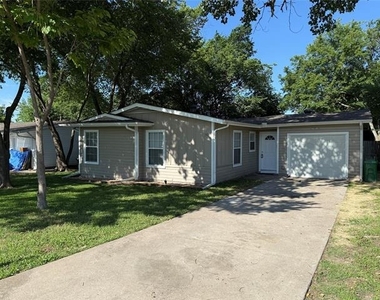 303 Ridgefield Circle - Photo Thumbnail 1