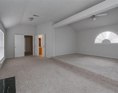 7808 Silver Sage Drive - Photo Thumbnail 13